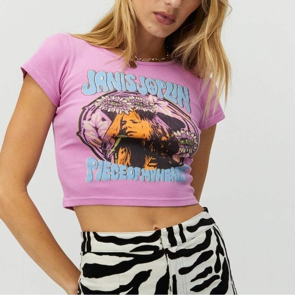 NWT Daydreamer Janis Joplin Piece Of My Heart Baby Tee Pink Retro Boho - Picture 1 of 9